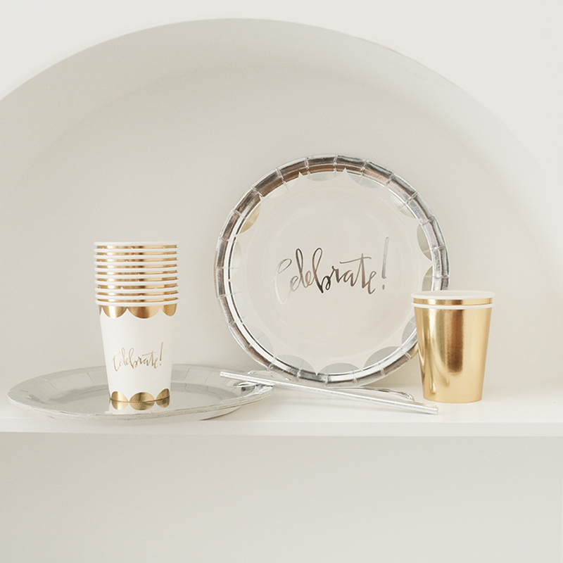 Disposable gold foil stamping paper plate and cup set