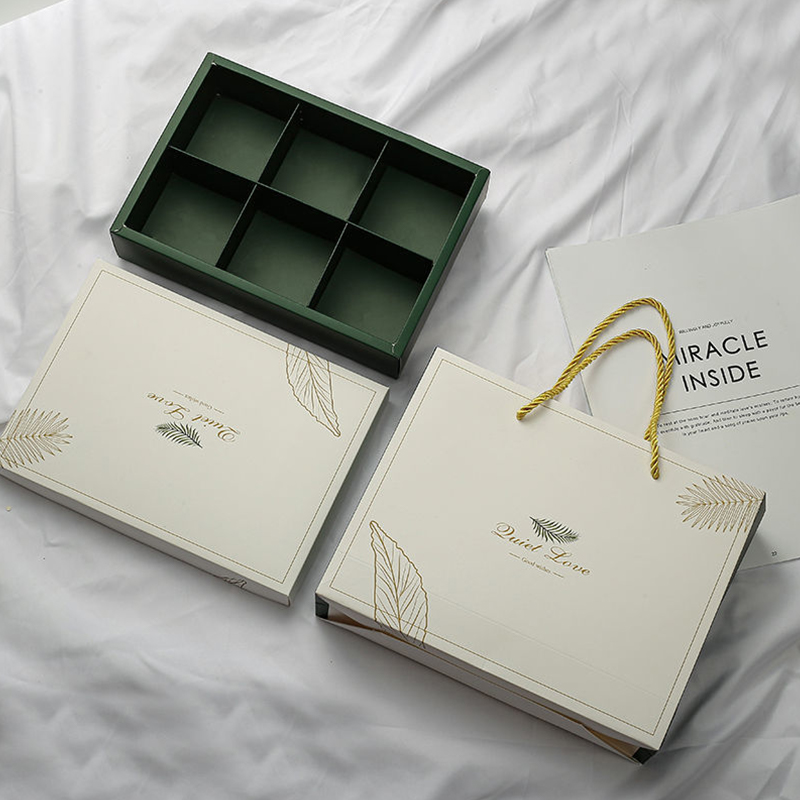 Lid and base moon cake packaging box